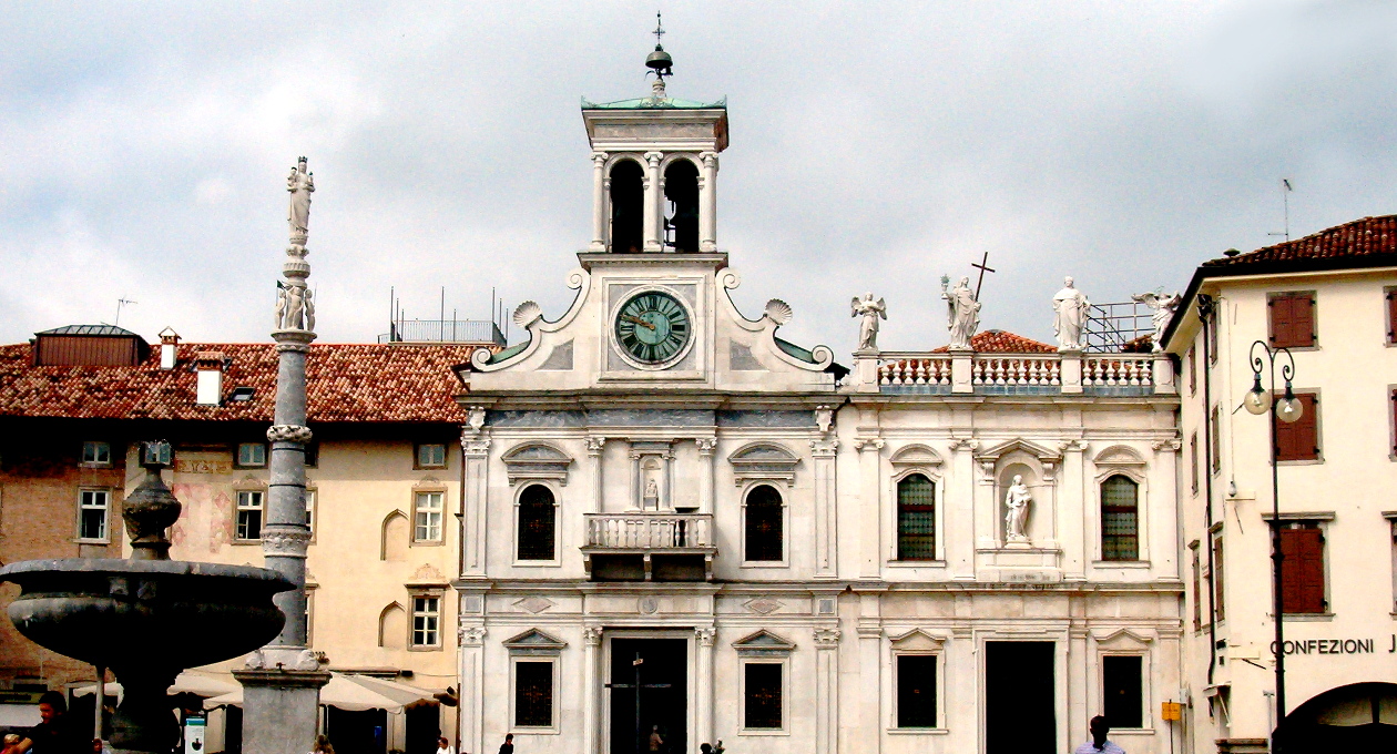 Udine piazza san giacomo matteotti erbe