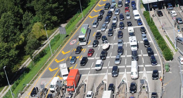 autostrada_esodo-estate_coda-entrata-Lisert_autovie-venete_b-e1435650963351