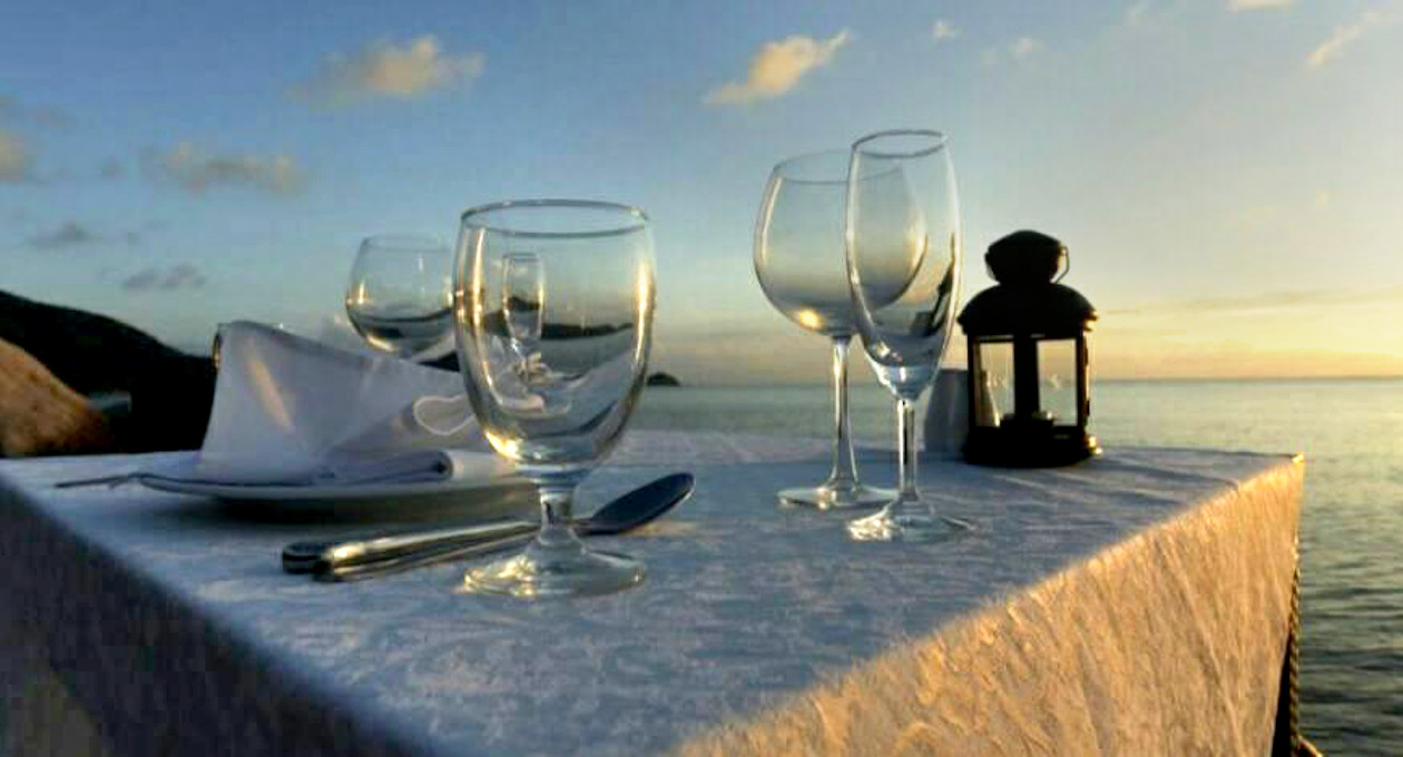 cena-a-bordo-a-lume-di-candela