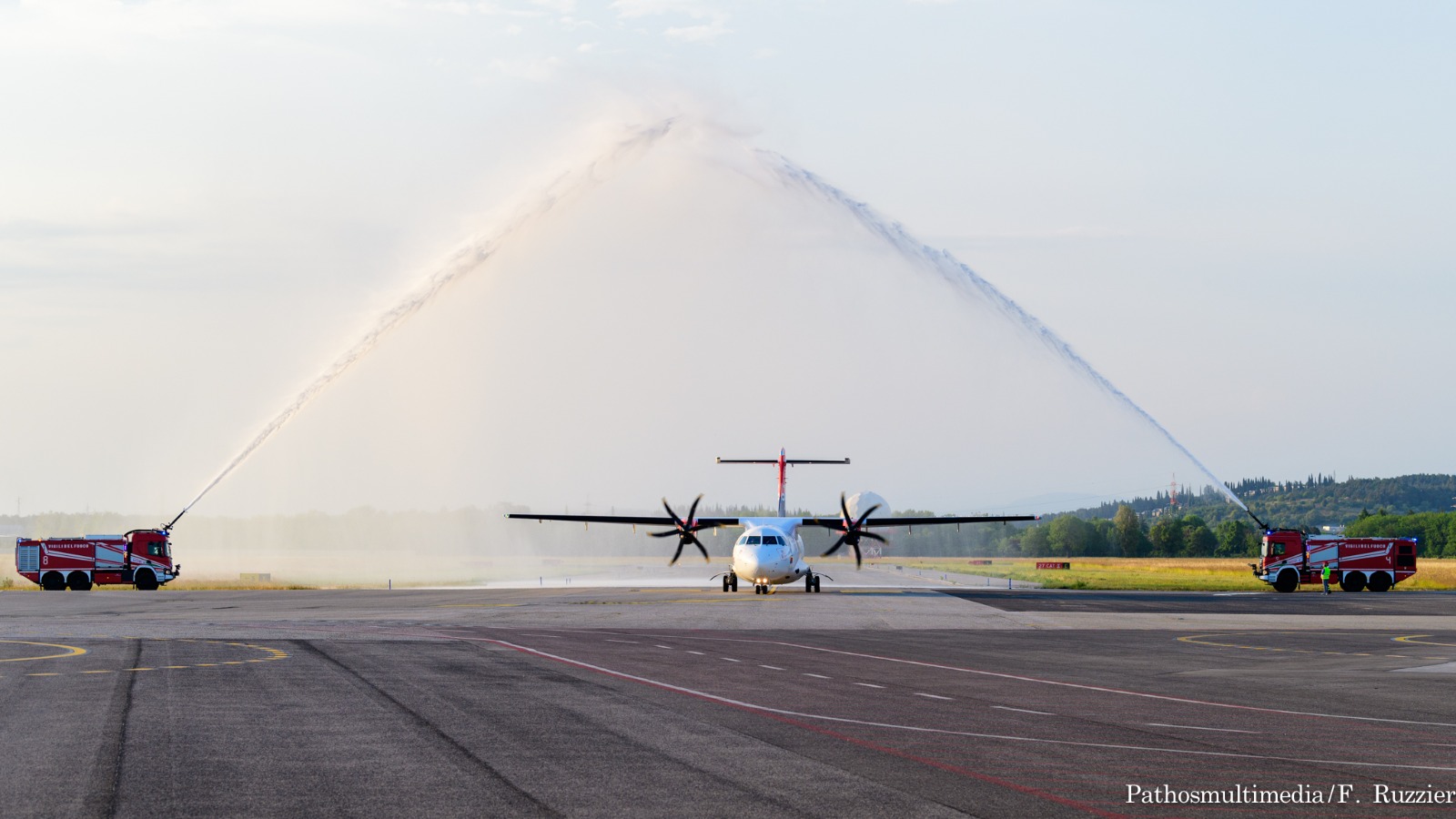 Water Cannon inaugurale volo Belgrado_Trieste